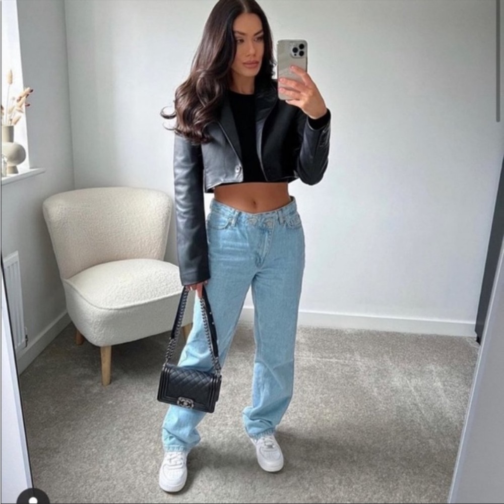 Blogger Fave Zara black faux leather one button cropped jacket - Picture 3 of 14